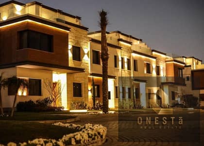 Villa for sale in new cairo, opposite Hyde Park, with a 30% discount and the possibility of installments over 10 years.