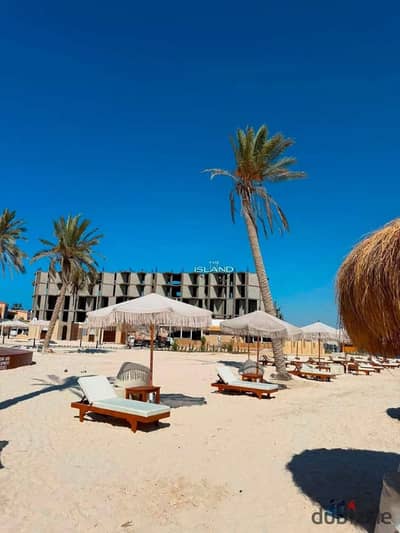 شاليه بحديقة خاصة متشطب بالكامل بإطلالة على البحيرة والمارينا في Island Marina 5