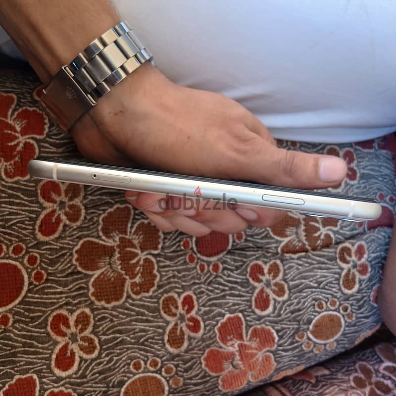 Apple - iPhone 11 4