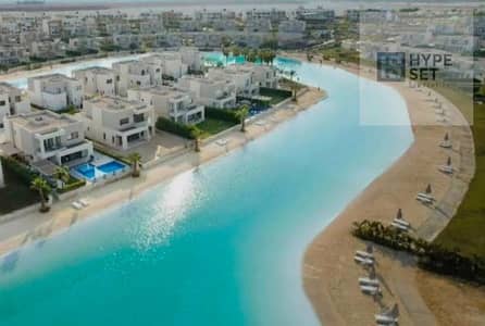 شاليه في قلب اللجون دقيقه للبحر تشطب  مودرن في اجدد مرحلة '' sea veil '' داخل azha ras el hekma الكيلو 214 بمقدم وقسط مرن