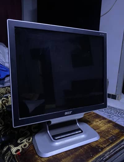 للبيع شاشة Acer LCD مقاس 17 بوصة - موديل AL1751A