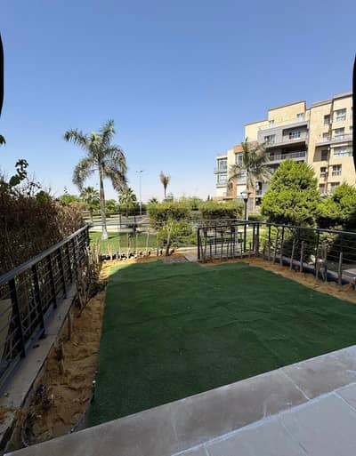 For rent, ground in Garden City