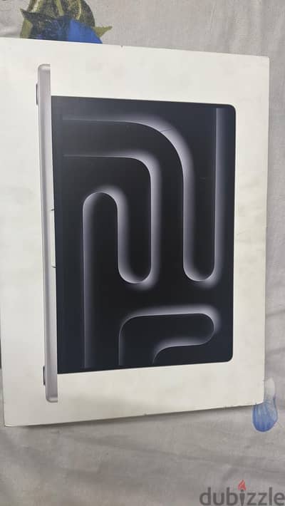 MacBook Pro M5 sealed