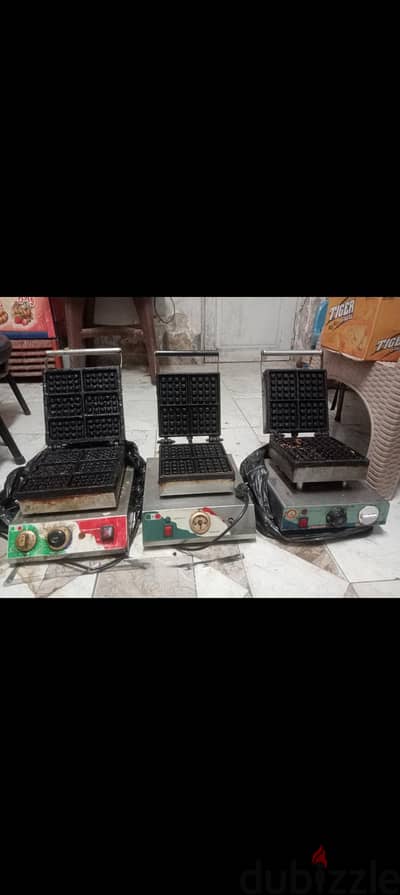 3 ماكينات وافل شغالين تمام للتواصل تليفون او واتس 01008494196