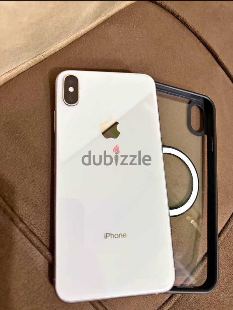 Apple - iPhone XS Max 1