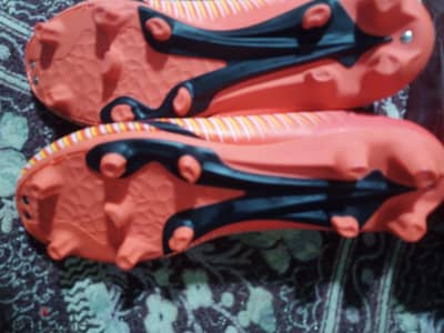 حذاء رياضي Hummel مقاس 39