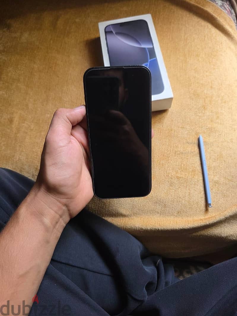 Apple - iPhone 16 Pro Max 3