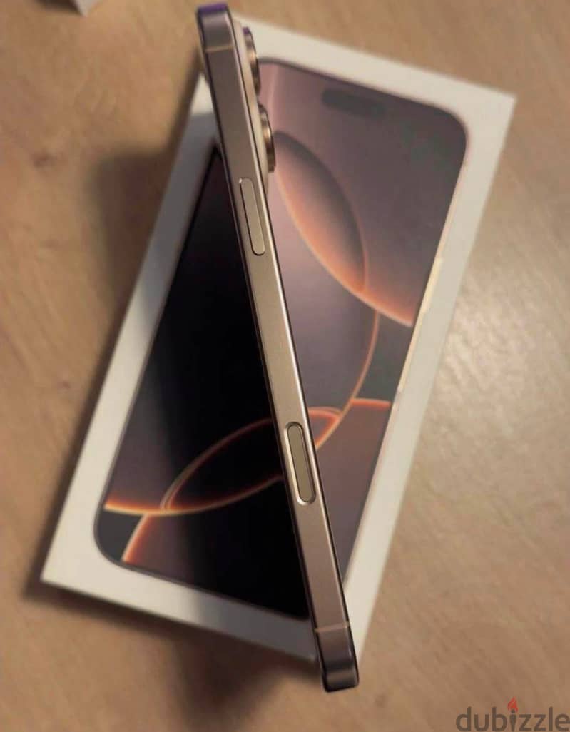 Apple - iPhone 16 Pro Max 3