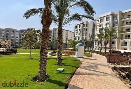 Apartment for Sale in Hyde Park Central with the lowest down payment, flexible long-term installments, and a prime location within the compound
