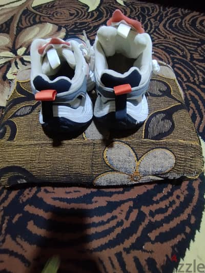 كوتش مقاس 37