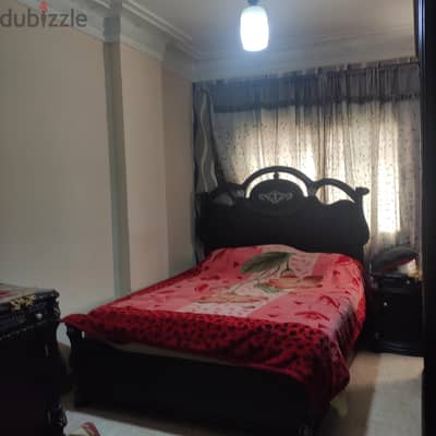 غرفة نوم   وسرير  120. ودولاب صغير