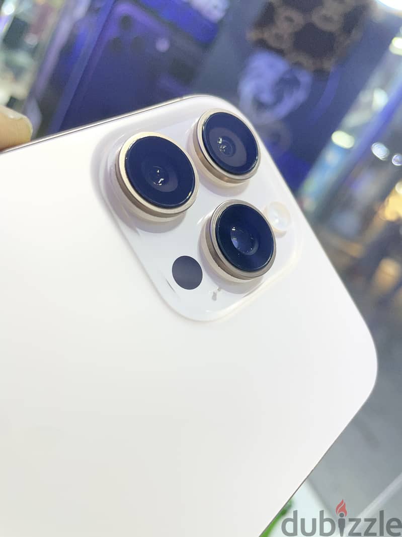 Apple - iPhone 16 Pro Max 2