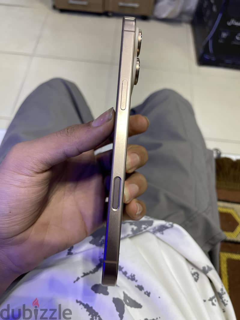 Apple - iPhone 16 Pro Max 3