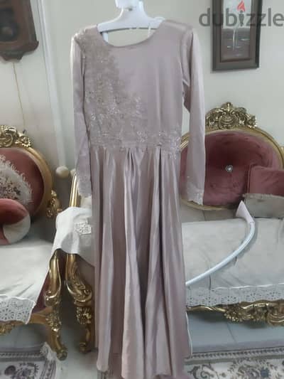 فستان سوارية