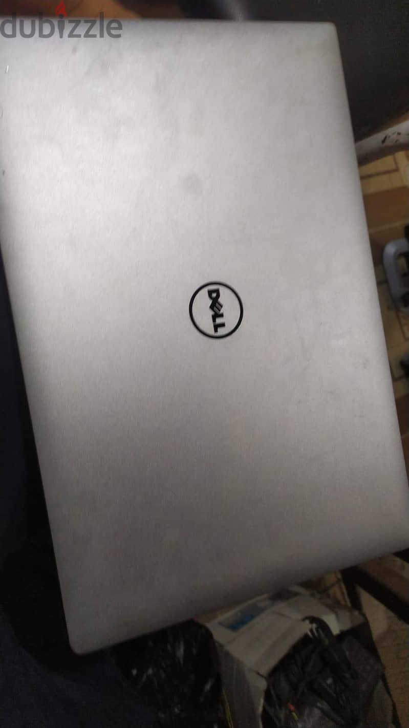 Dell Precision 5520 Laptop 4