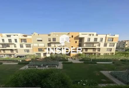 شقة بفيو متشطبة بالمطبخ للبيع في سوديك إيست تاون