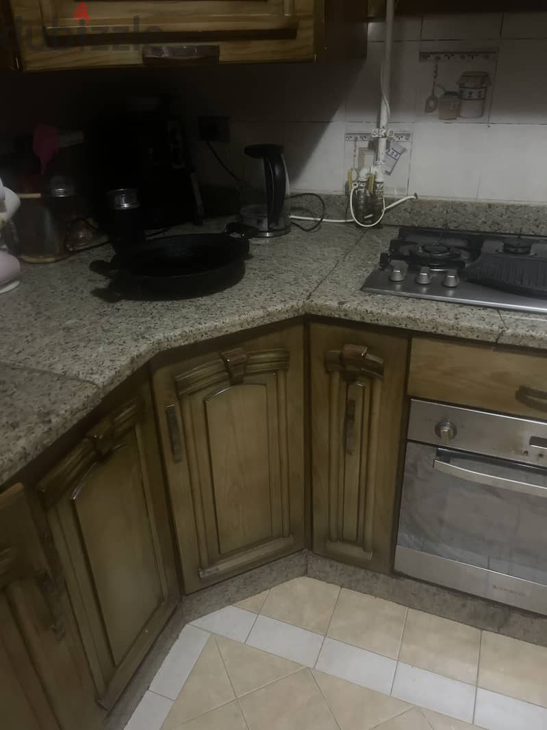Kitchen cupboard 4