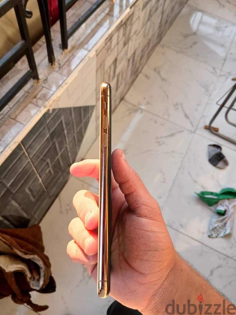 Apple - iPhone XS Max 1