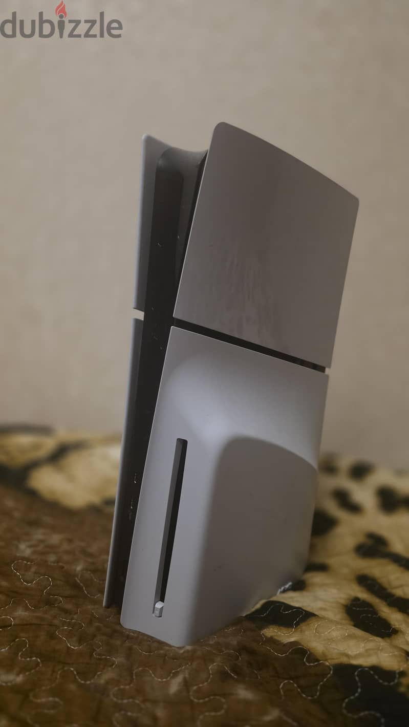 PS5 Slim CD version used for 2 months 3