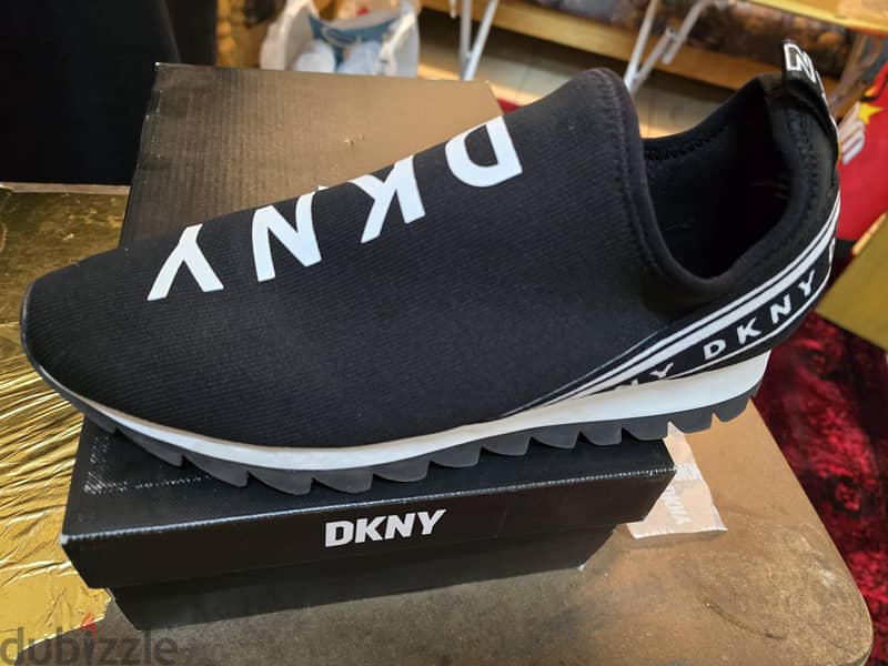 DKNY O 1