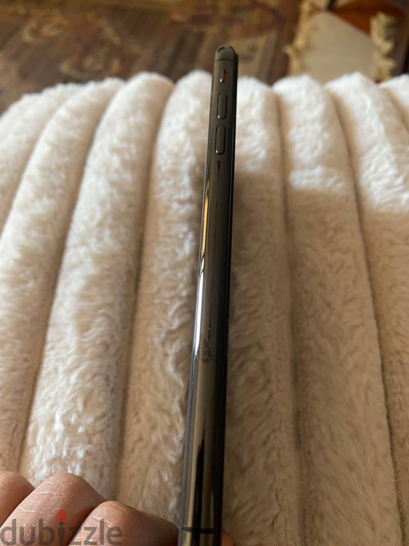 Apple - iPhone XS Max 2