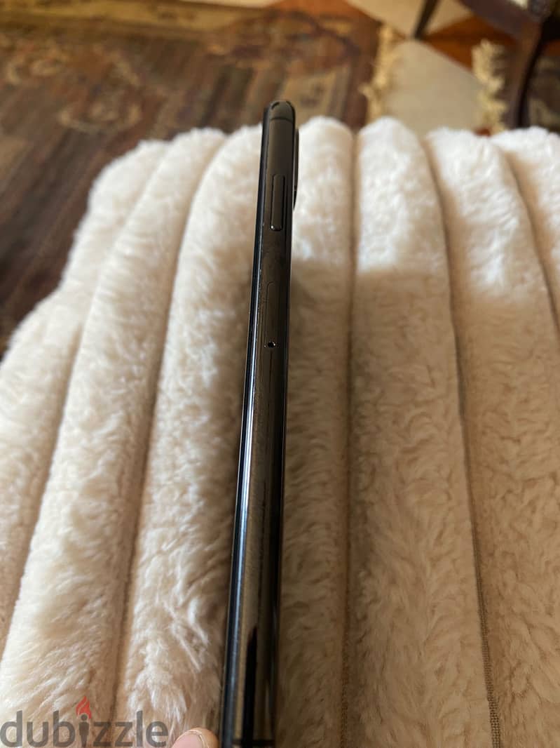 Apple - iPhone XS Max 3