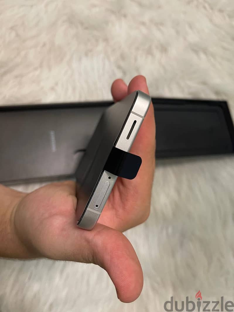 Samsung S25 FE 4
