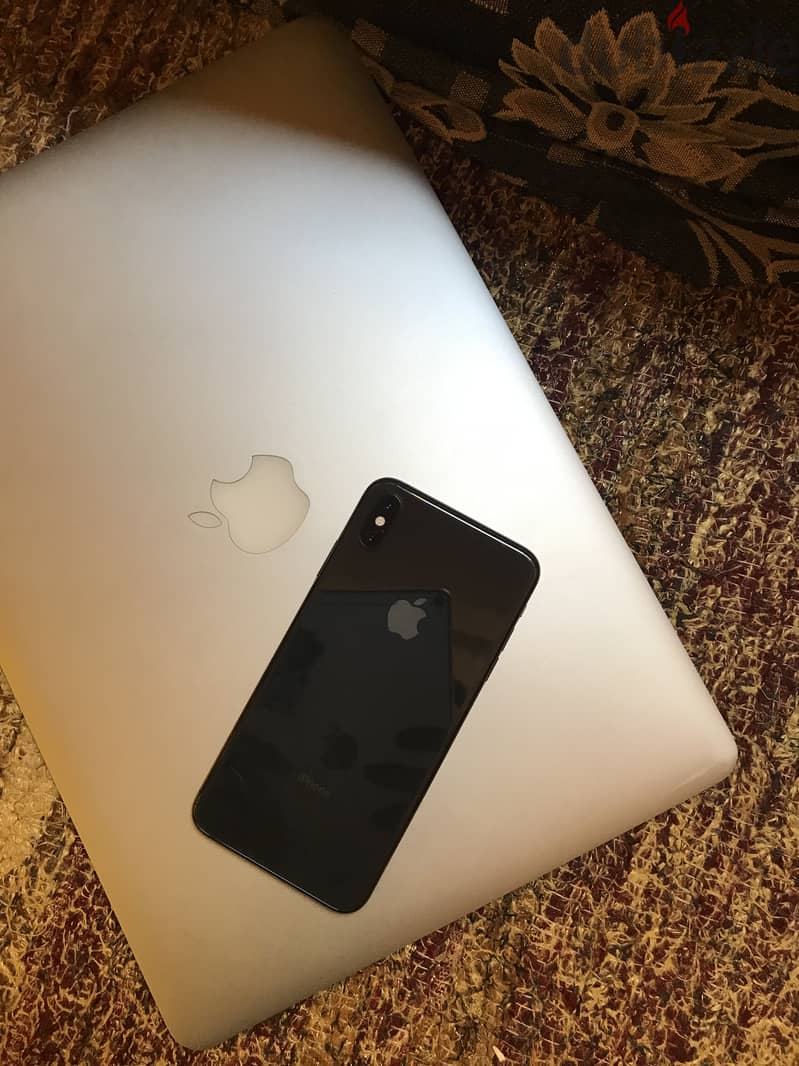 iPhone Xs Max 4