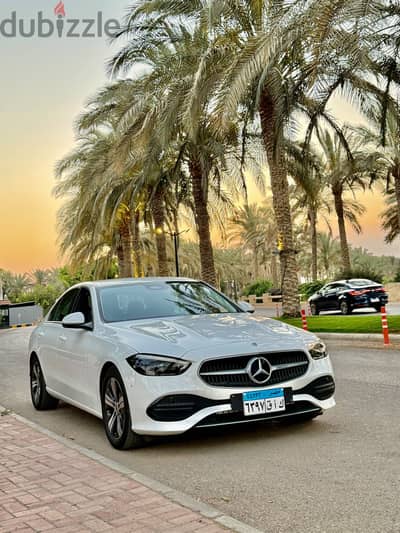 Mercedes C200 2026  للايجار بالسائق -