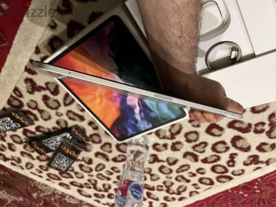IPad Pro 12.9  2020.256. 100%