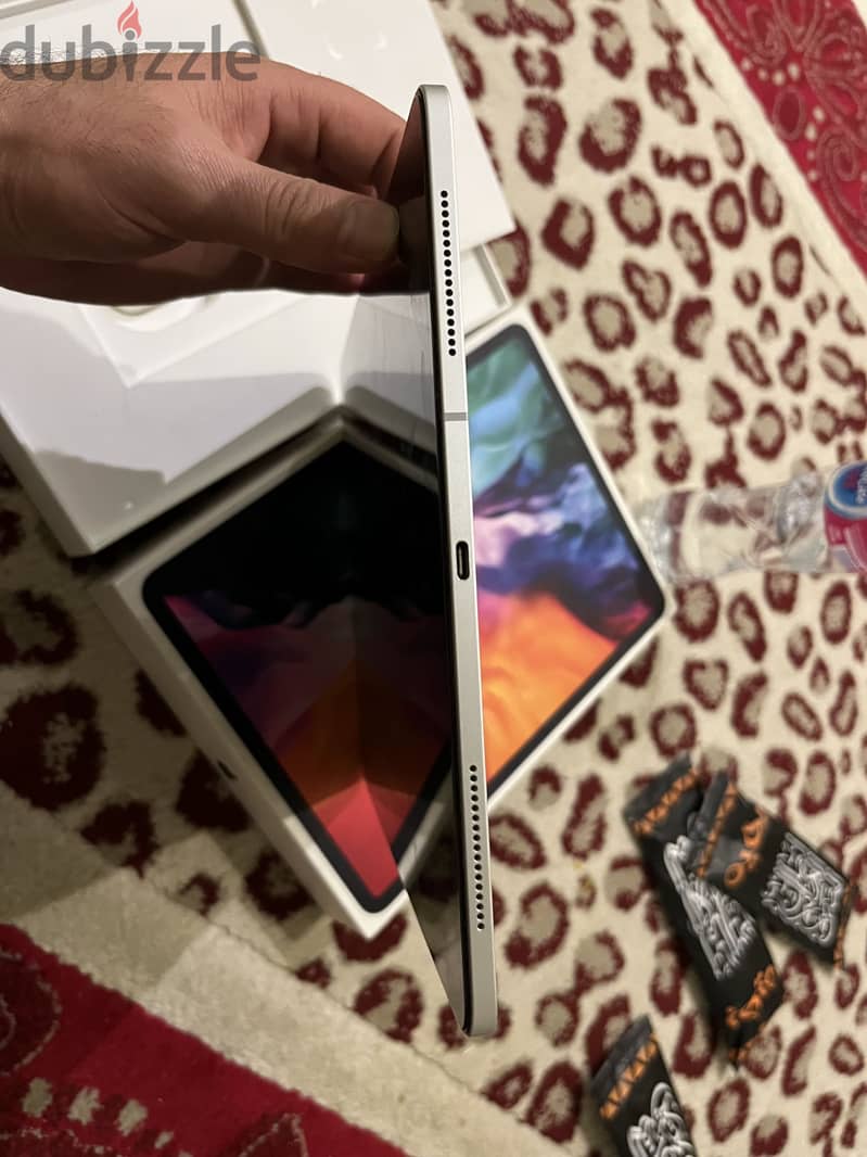 IPad Pro 12.9  2020.256. 100% 3