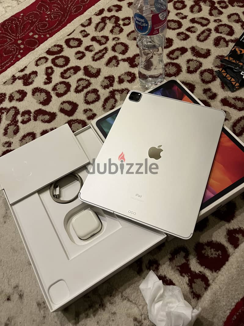 IPad Pro 12.9  2020.256. 100% 7
