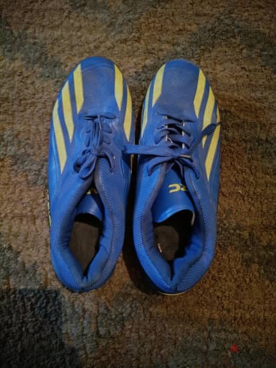 جزمه arc shoes كويسه بالعلبه مقاس ٤٥