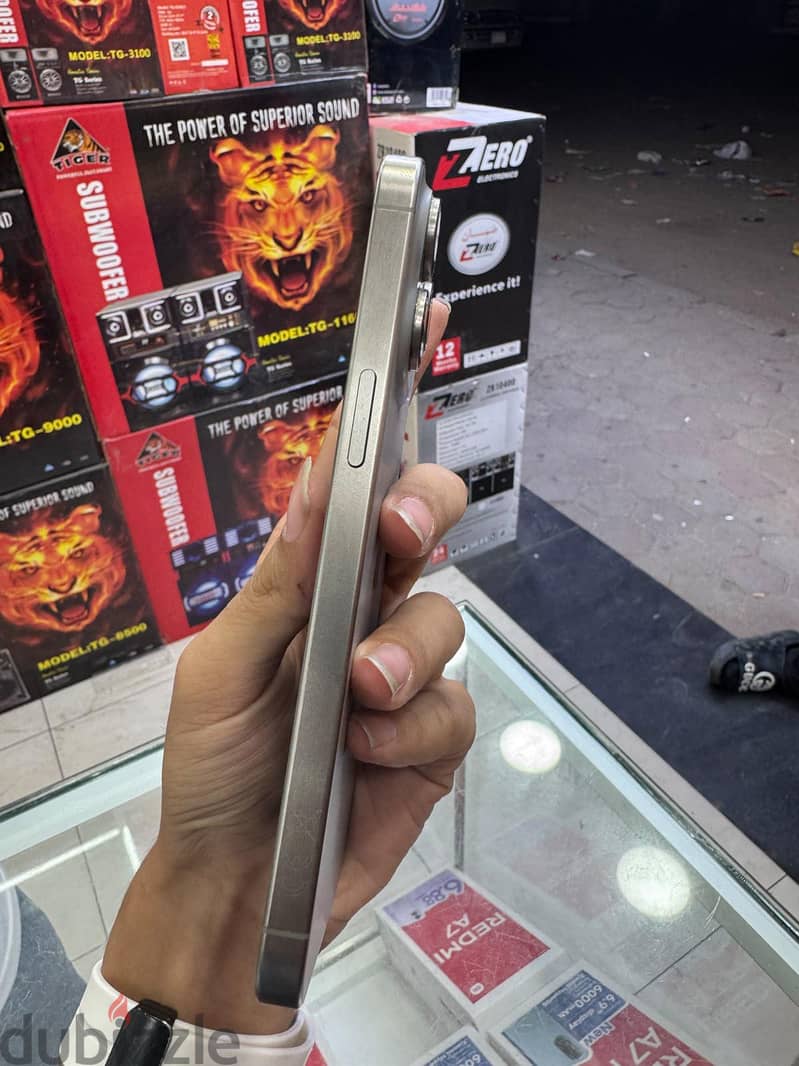 Apple - iPhone 15 Pro Max 2
