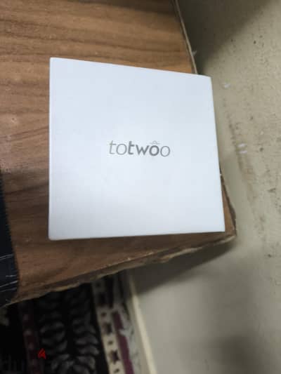Totwoo (1 side only) fully functional. +Original Box and charger
