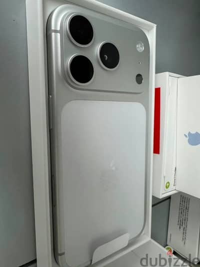 Apple - iPhone 17 Pro Apple - iPhone 17 Pro