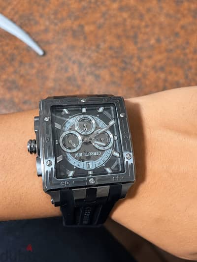 A new cerruti 1881 watch i buy with 2150 درهم and its original and 1