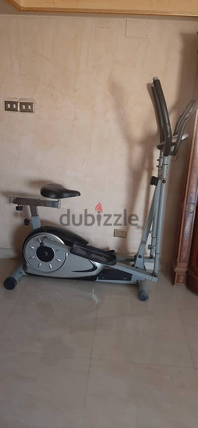 عجلة رياضيه حالة ممتازة إمكانية رفع  وخفض الكرسي