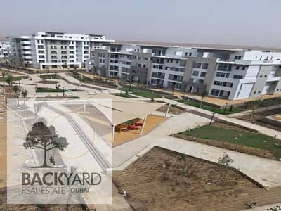 سعر لقطة و بأقل مقدم  شقه للبيع متشطبه في كمبوند هايد بارك التجمع الخامس new cairo قريب من الجامعه الامريكيه auc في golden squre