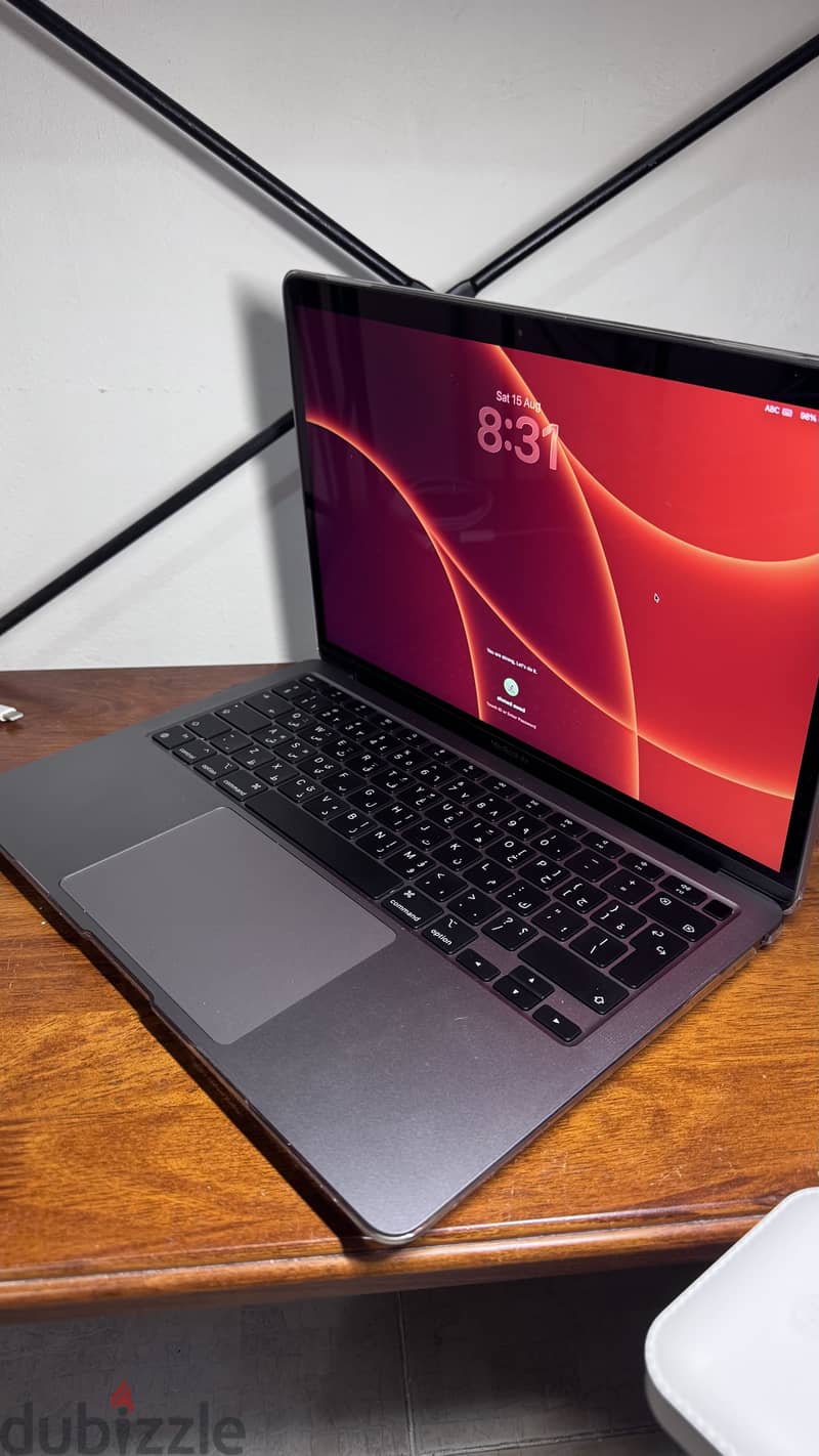 MacBook Air m1 b97 1