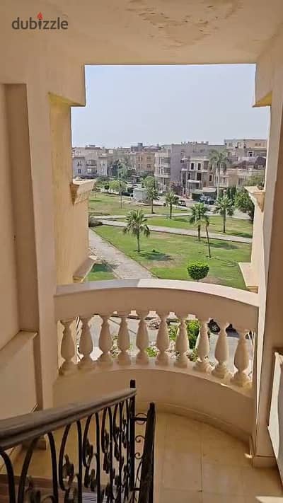 For sale in New Cairo, behind Mirage, a 200 sq m rooftop apartment on the third floor, sea view, semi-finished.