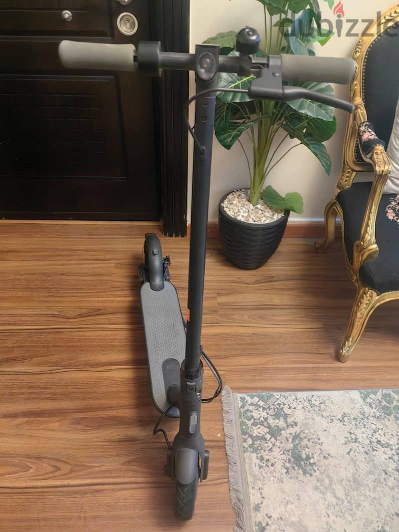 Xiaomi Mi Electric Scooter Essential 14