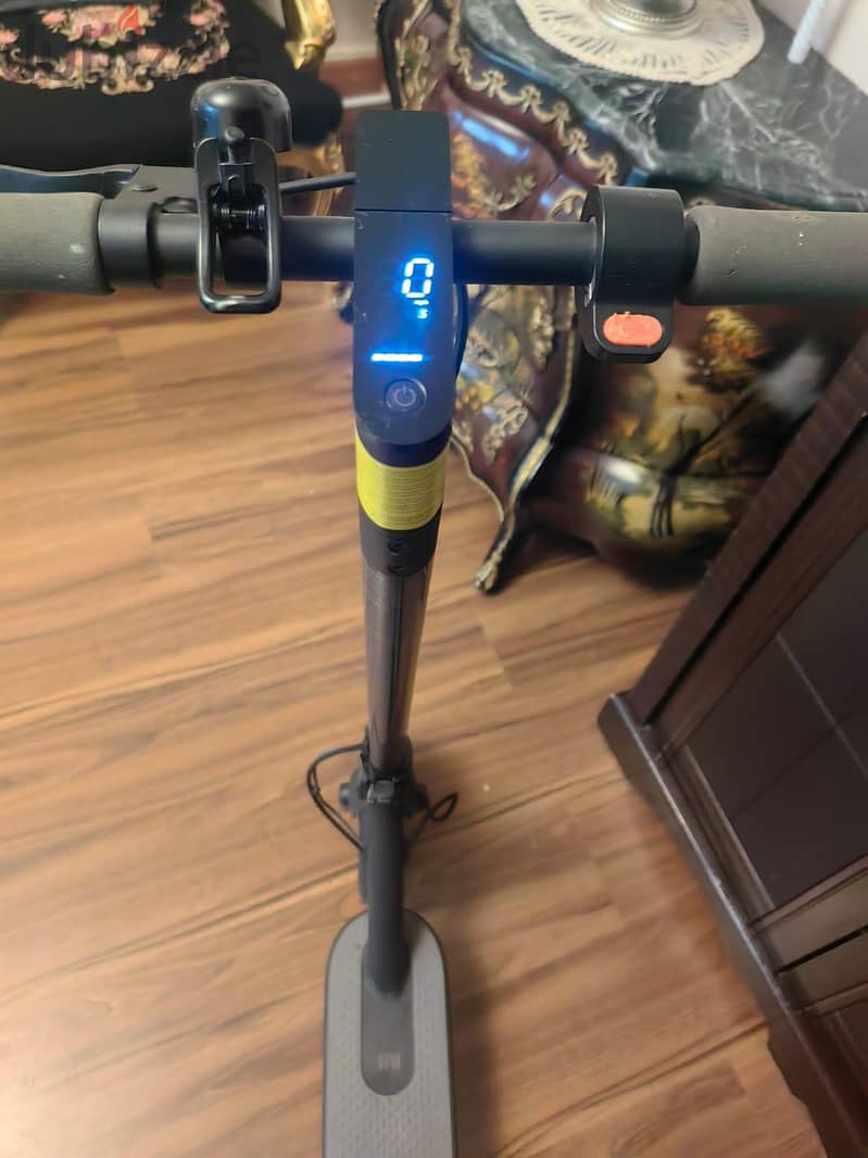 Xiaomi Mi Electric Scooter Essential 16