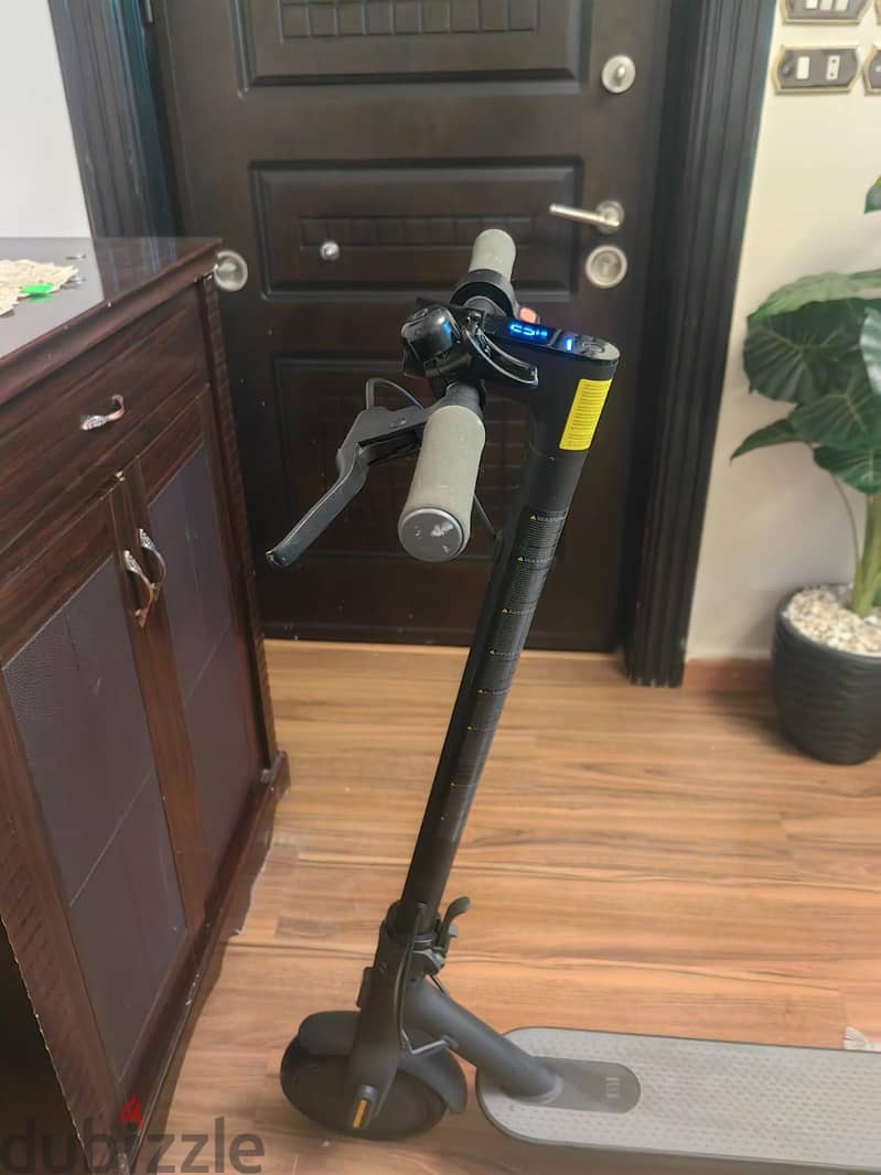 Xiaomi Mi Electric Scooter Essential 18