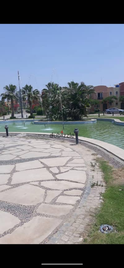 فيلا خاصه إيجار ب التكيفات جاردن امامى وجاردن خلفى ب كمبوند حى المنتزة بجوار جميع الخدمات