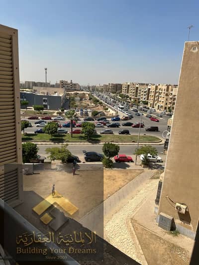 For sale apartment in the third assembly in the third locality, the fourth district in front of New Cairo Hospital and next to Mega Mall and the German University and next to all services and transportation