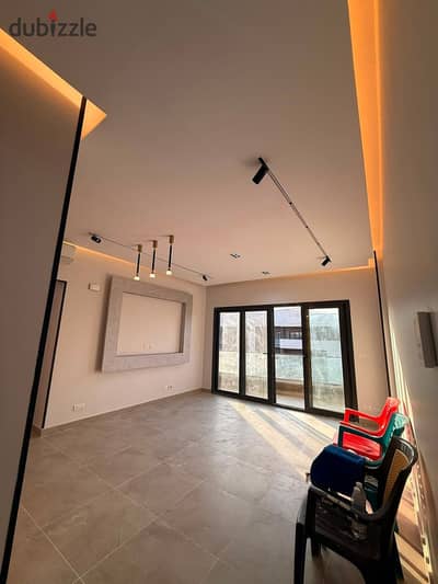 Opportunity for sale 131 meters Super Lux finishing in Brivado with air conditioning