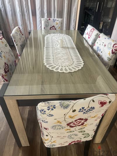 Dining table with Chairs