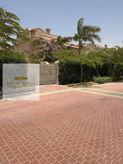 Villa for sale at the old price, immediate receipt, ready for living, 202 meters + garden in La Vista Al-Shorouk