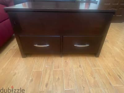 Center living room table with storage